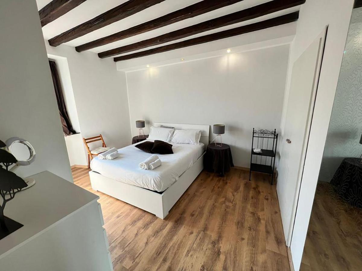 Lovely 1 Bdr Apartment In Paolo Sarpi Milan Luaran gambar